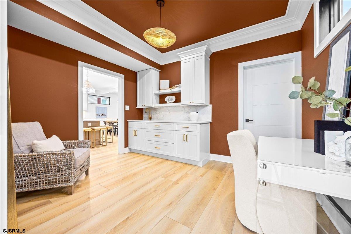2 N Pembroke Ave