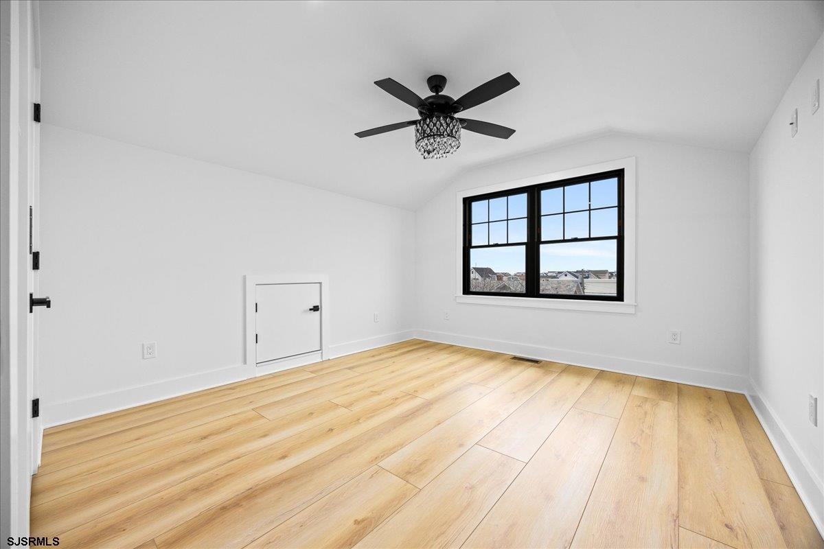 2 N Pembroke Ave
