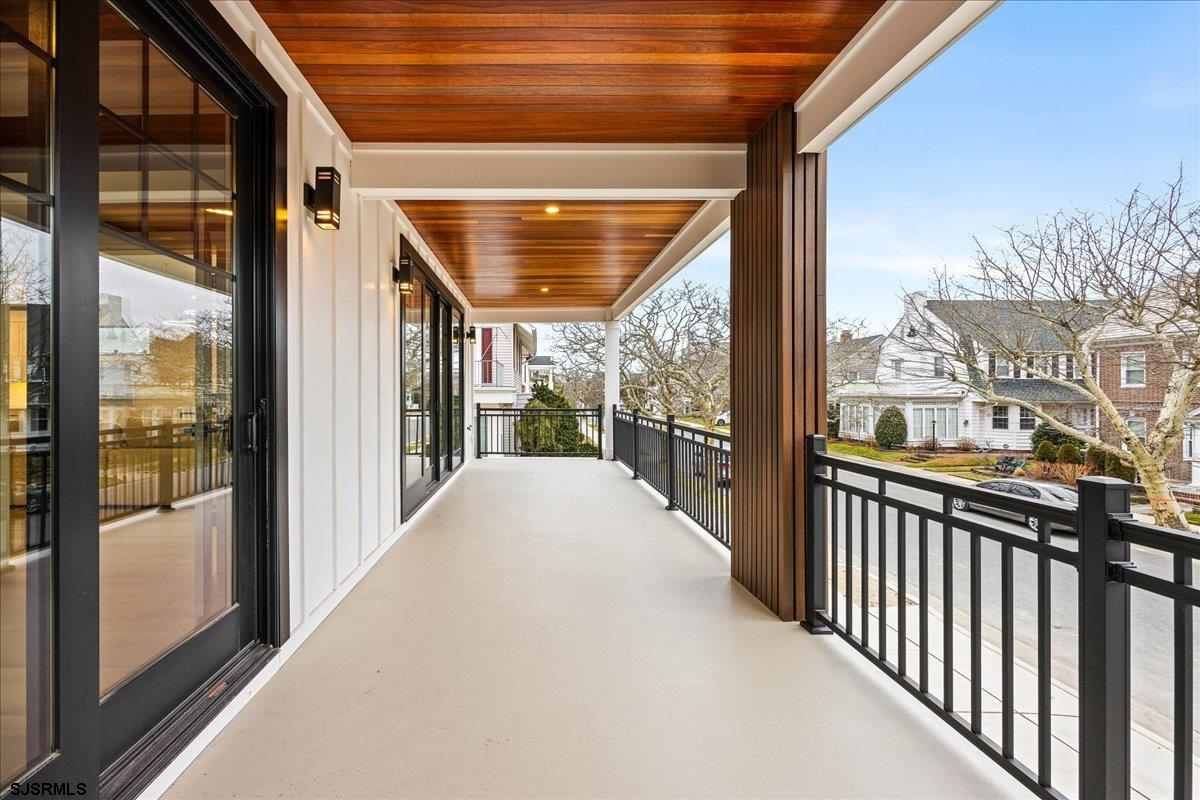 2 N Pembroke Ave