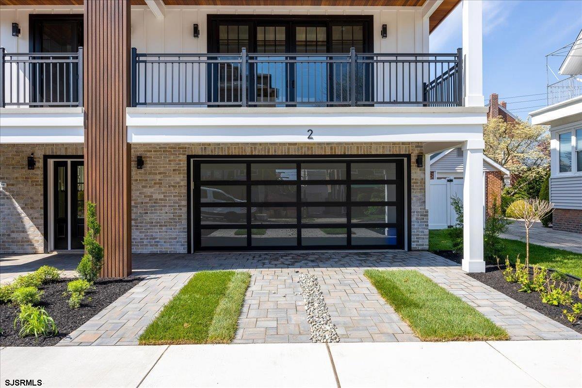2 N Pembroke Ave