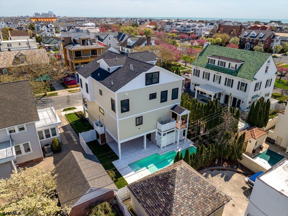 2 N Pembroke Ave