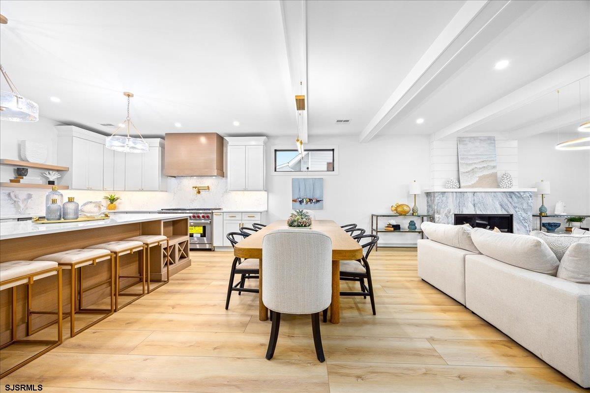2 N Pembroke Ave