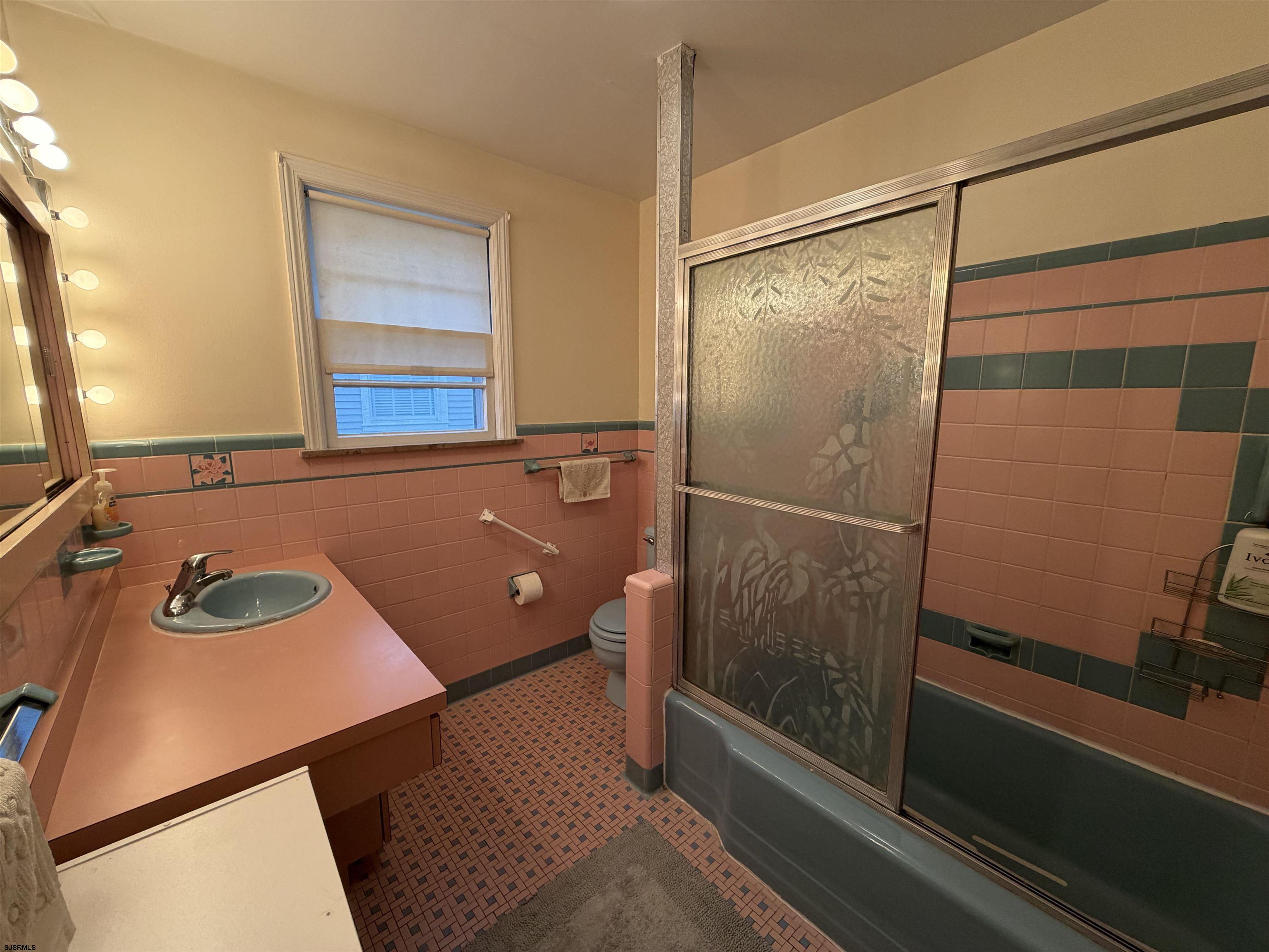 33 N Gladstone Ave