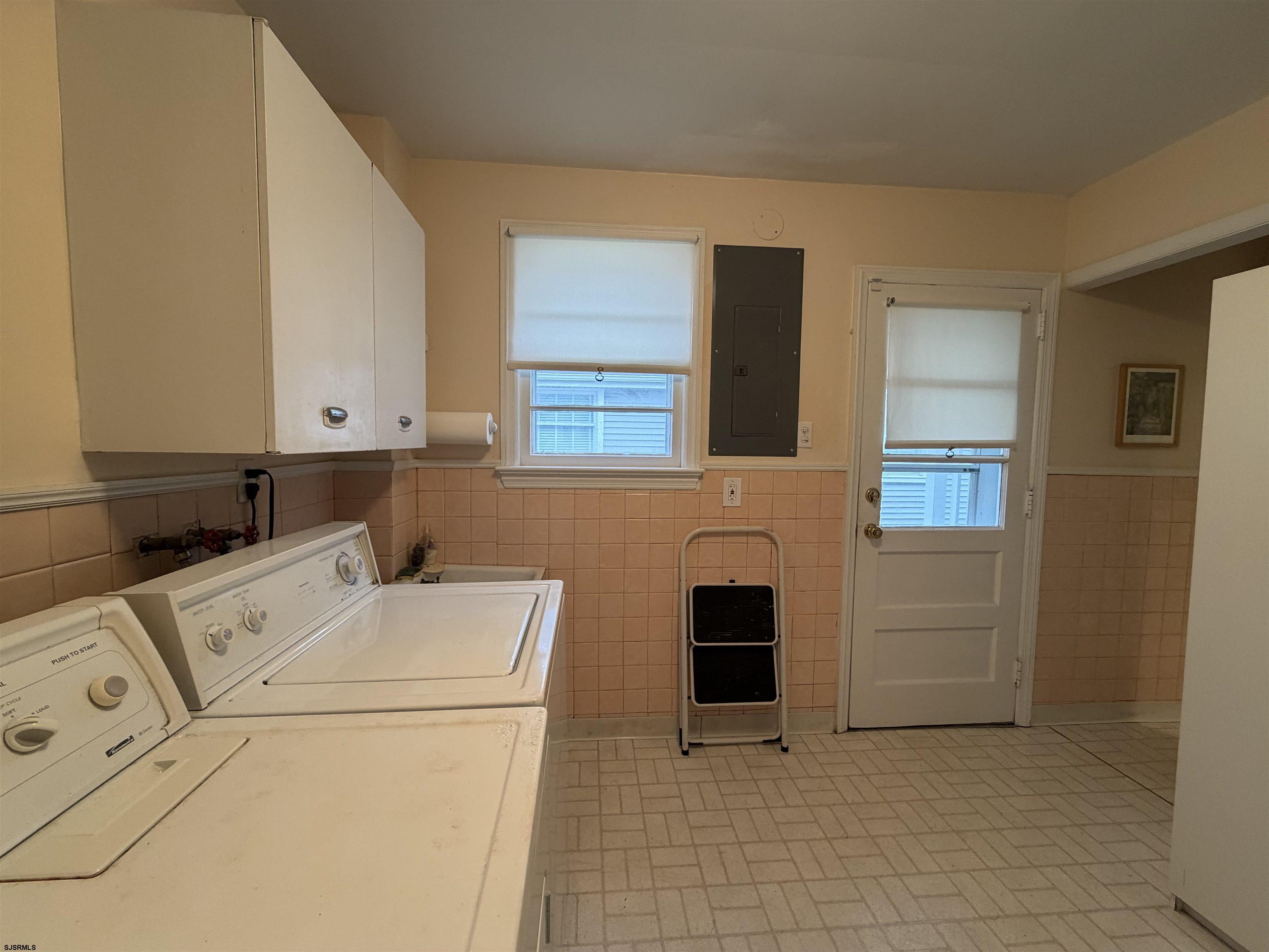 33 N Gladstone Ave