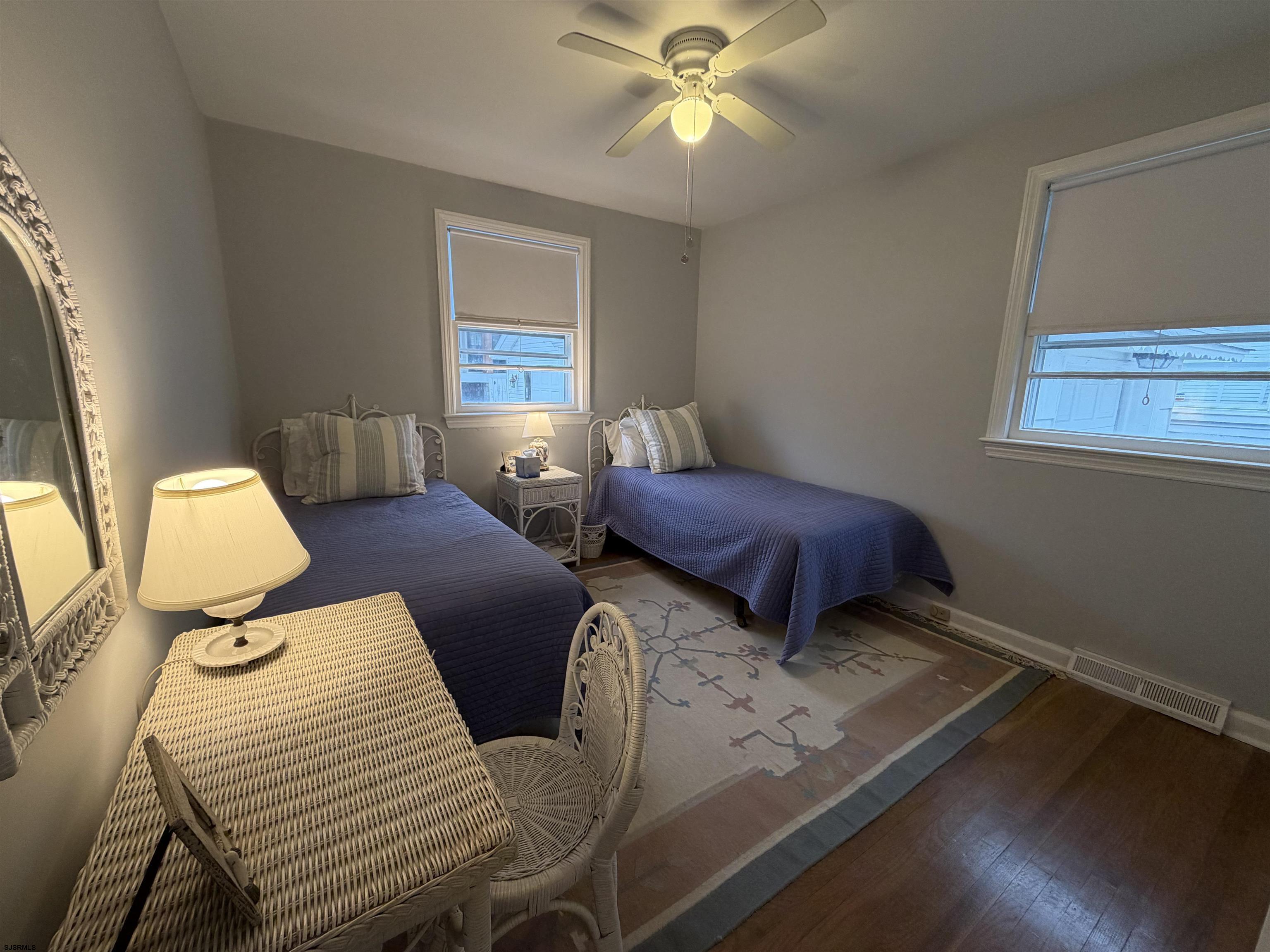 33 N Gladstone Ave