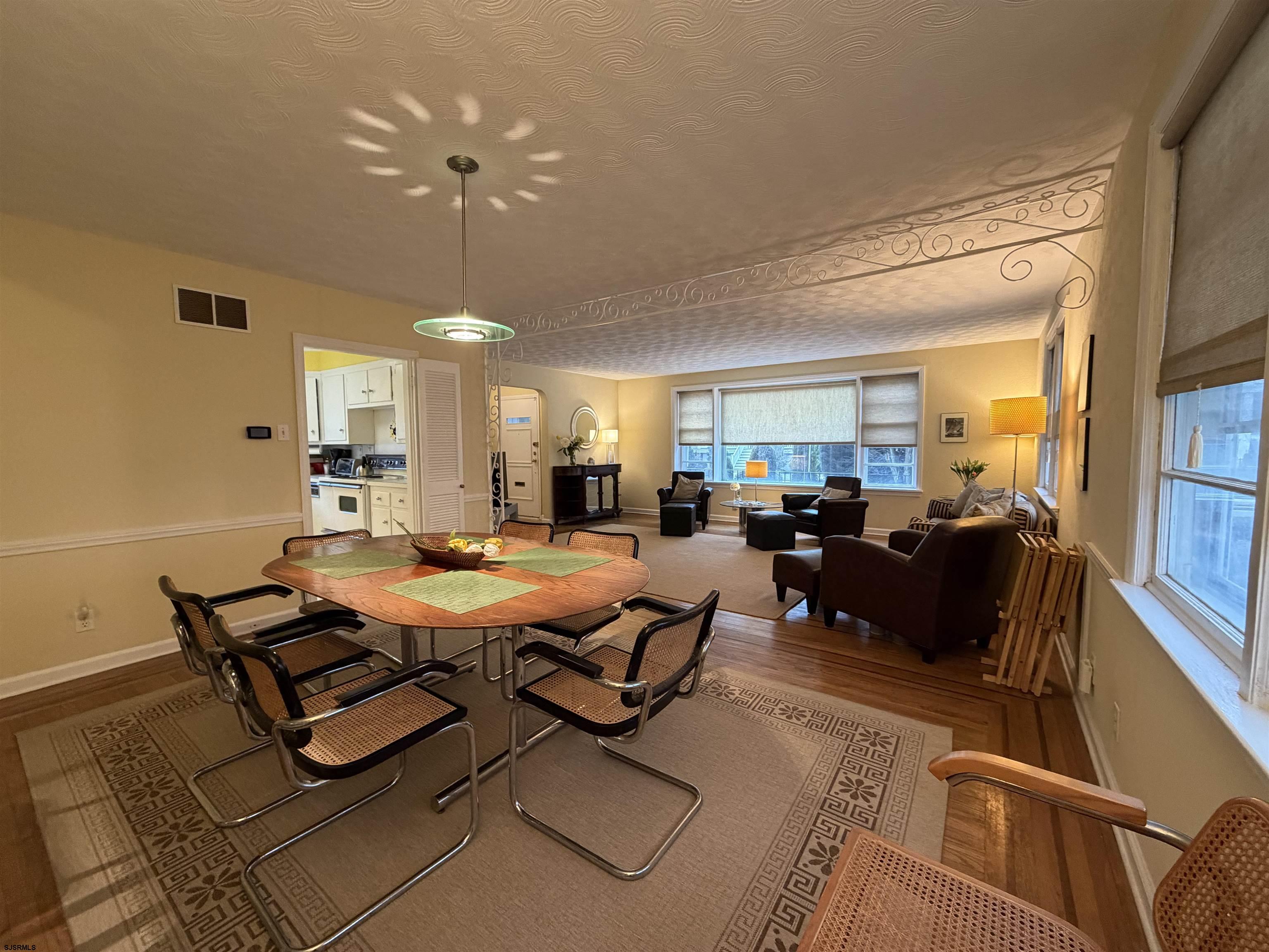 33 N Gladstone Ave