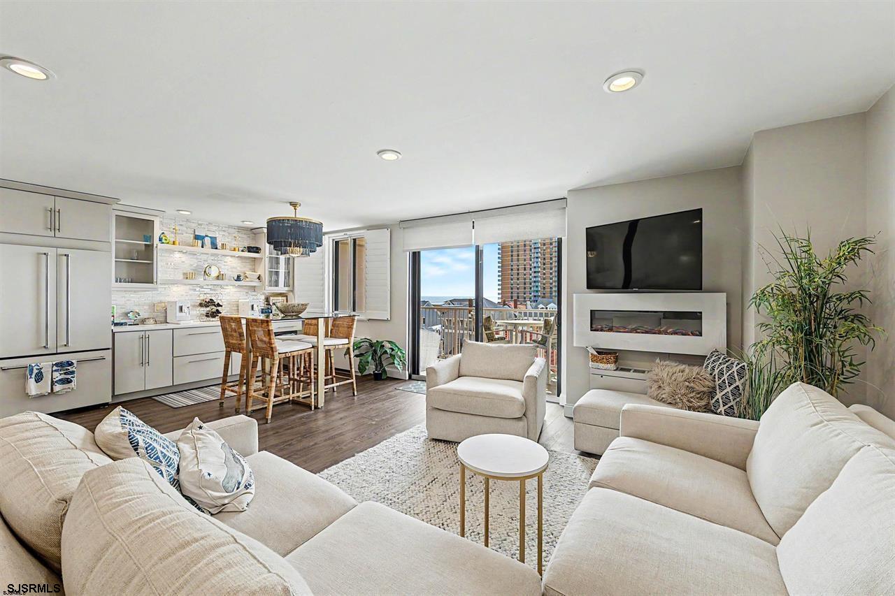 5000 Boardwalk Unit: 303