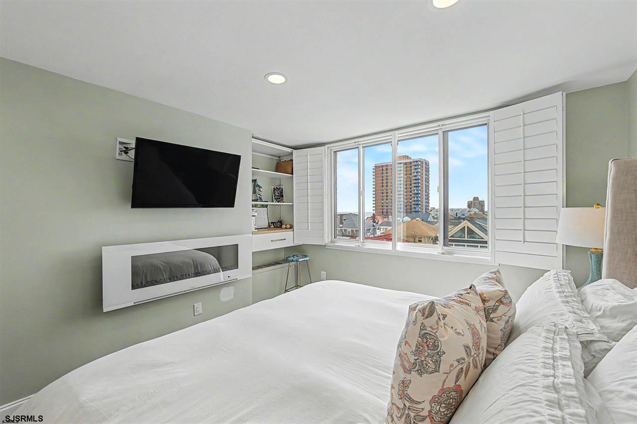 5000 Boardwalk Unit: 303