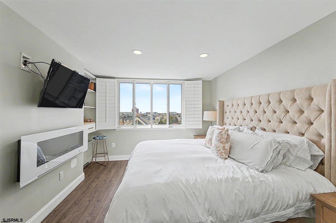 5000 Boardwalk Unit: 303