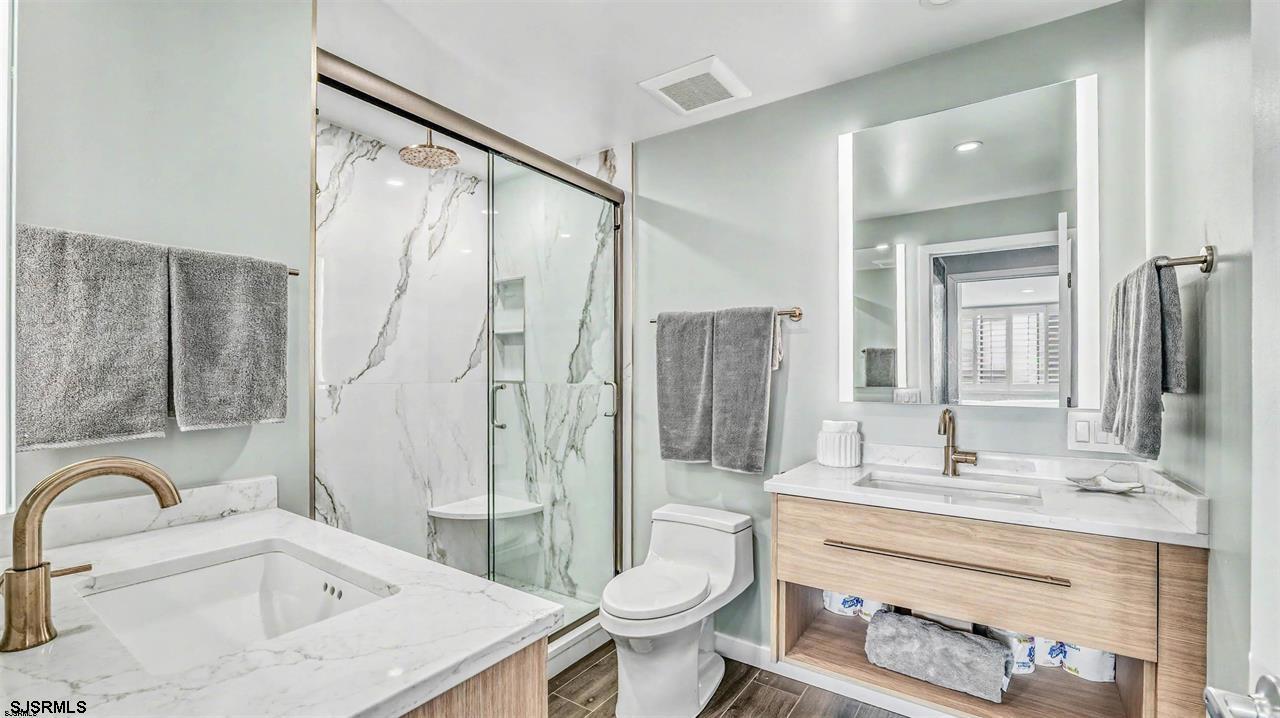 5000 Boardwalk Unit: 303