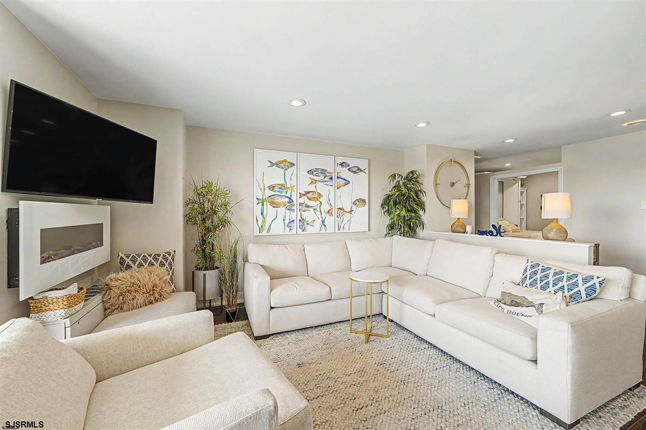 5000 Boardwalk Unit: 303