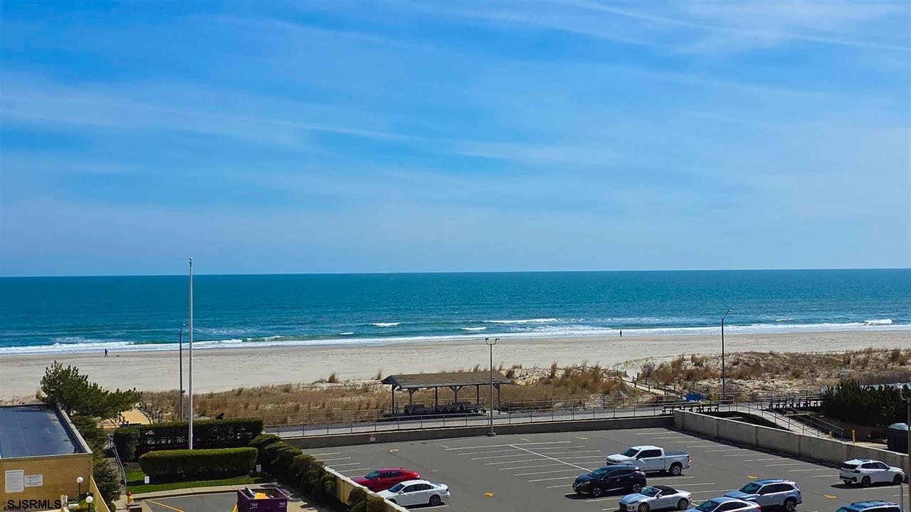 5000 Boardwalk Unit: 303