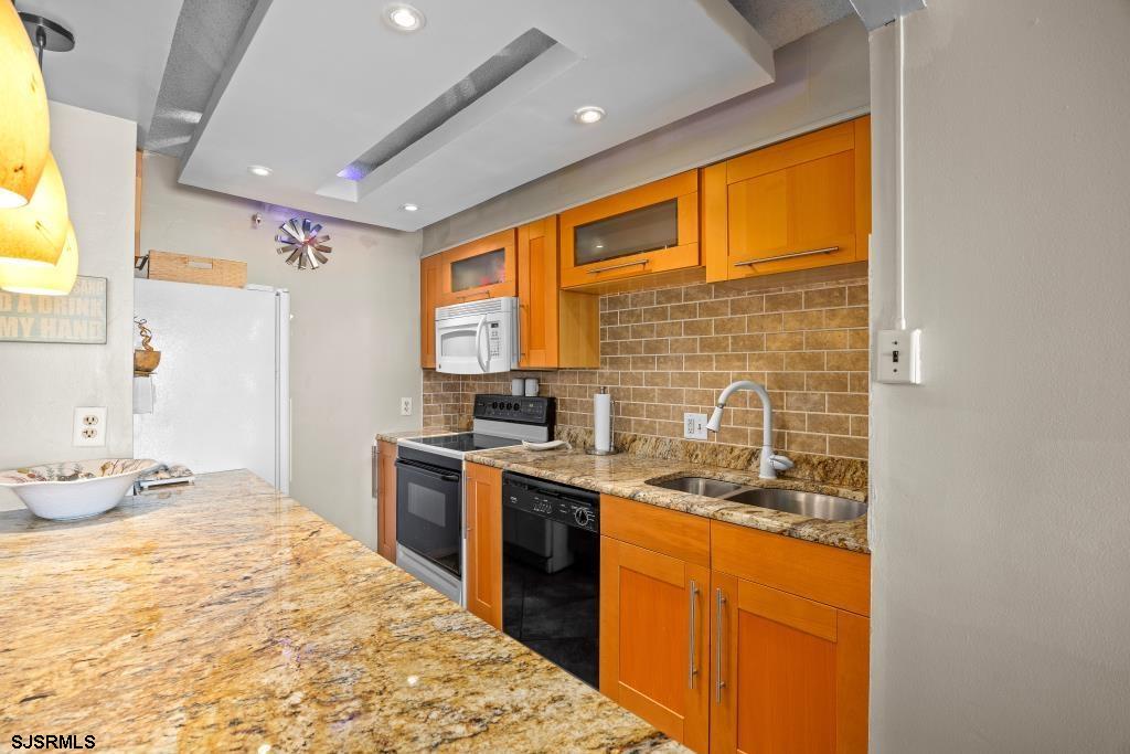 236 N Derby Ave Unit: 1407