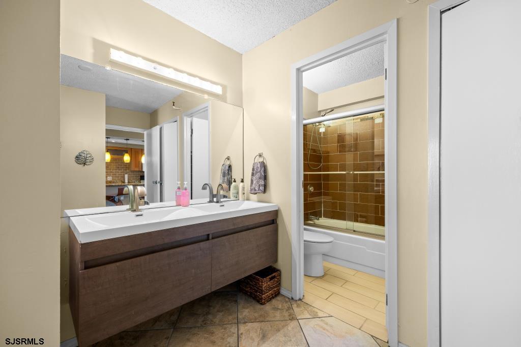 236 N Derby Ave Unit: 1407