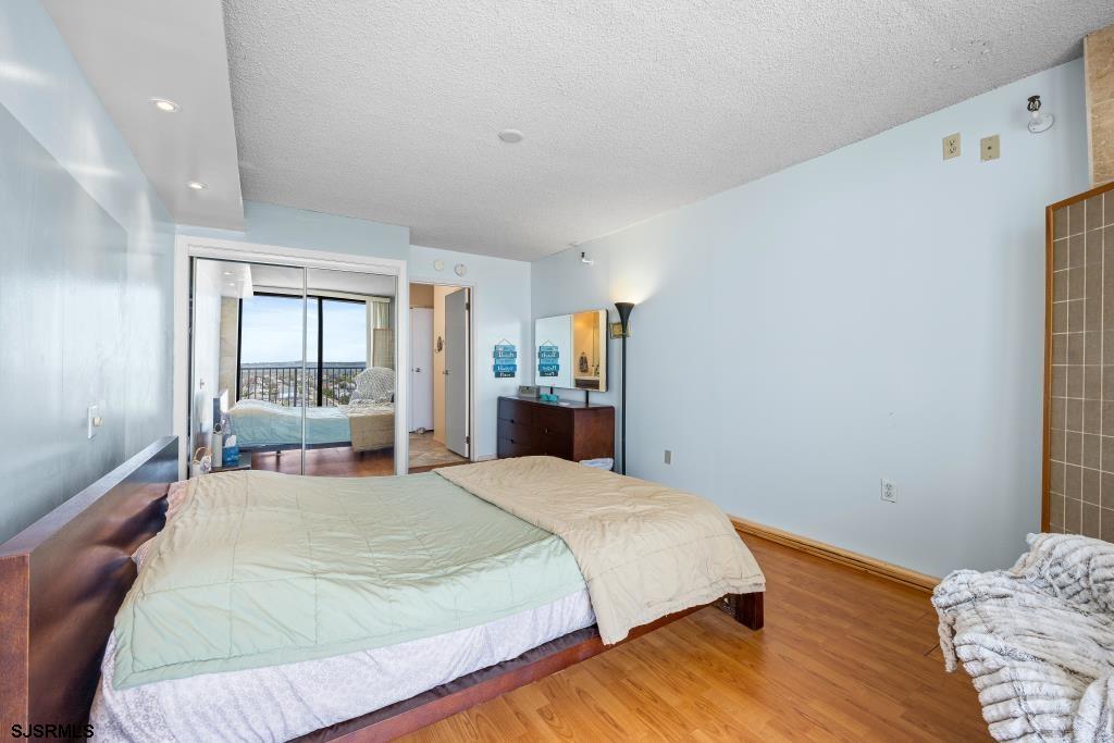236 N Derby Ave Unit: 1407