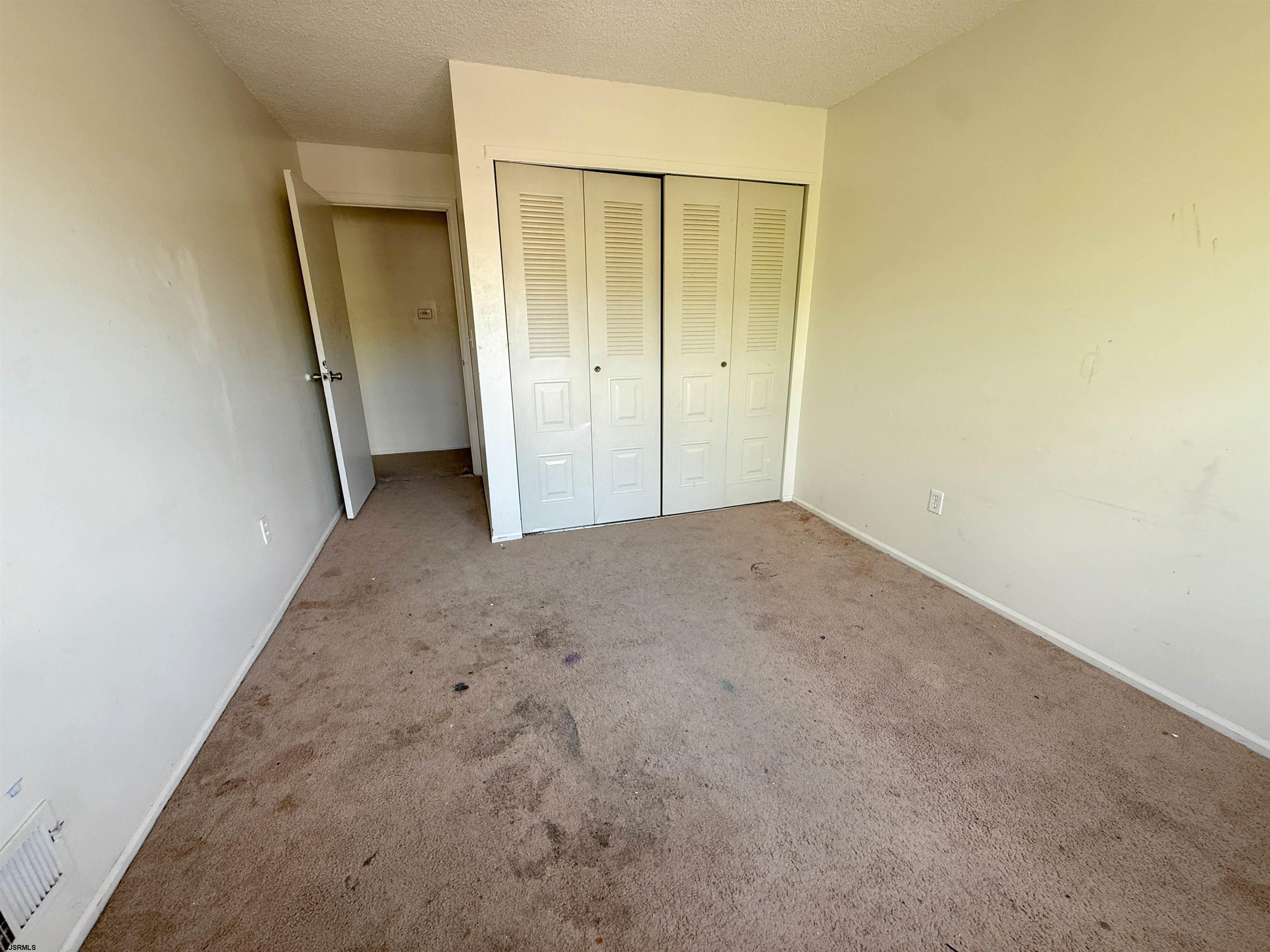 81 Colonial Ct