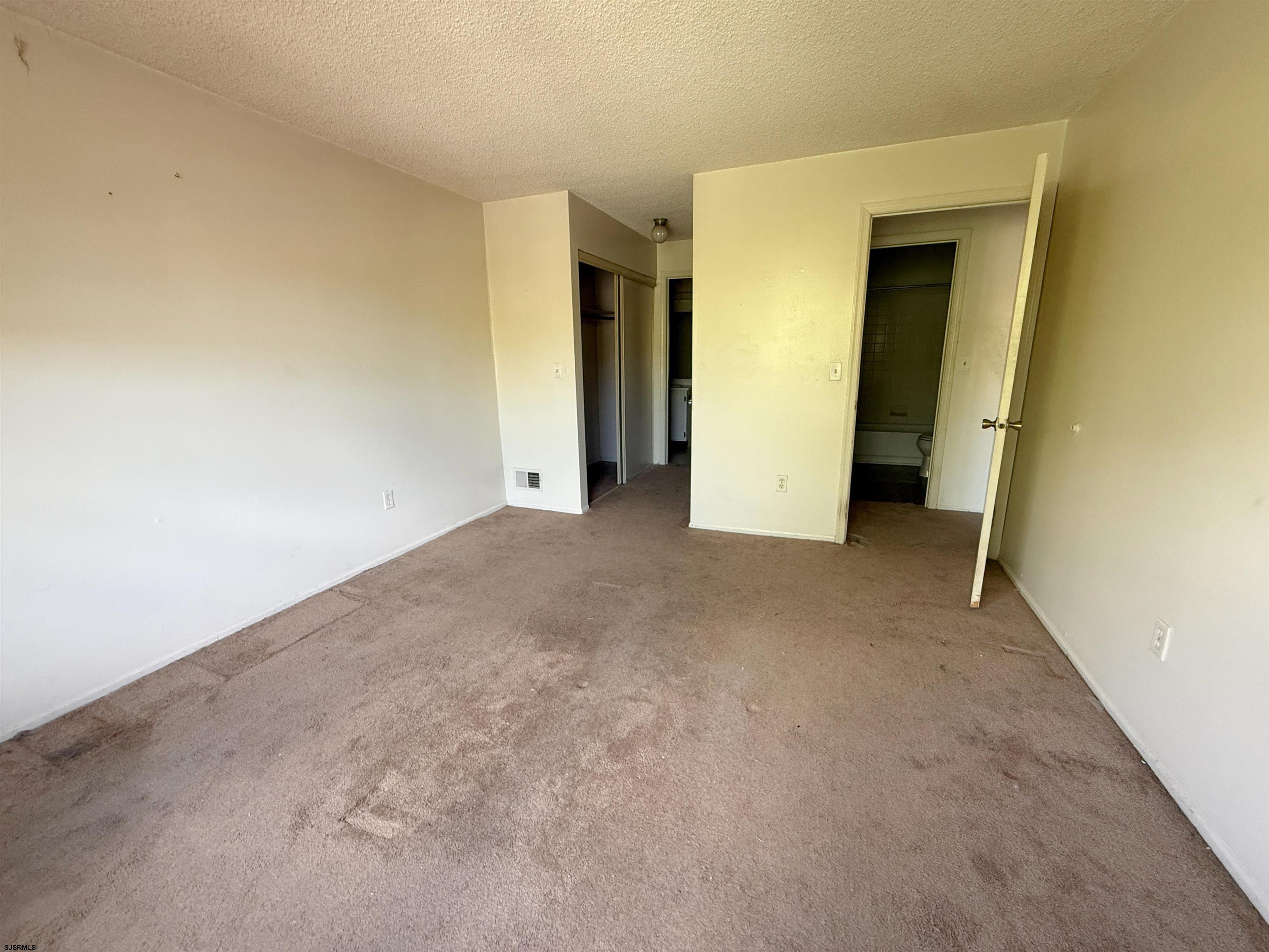 81 Colonial Ct