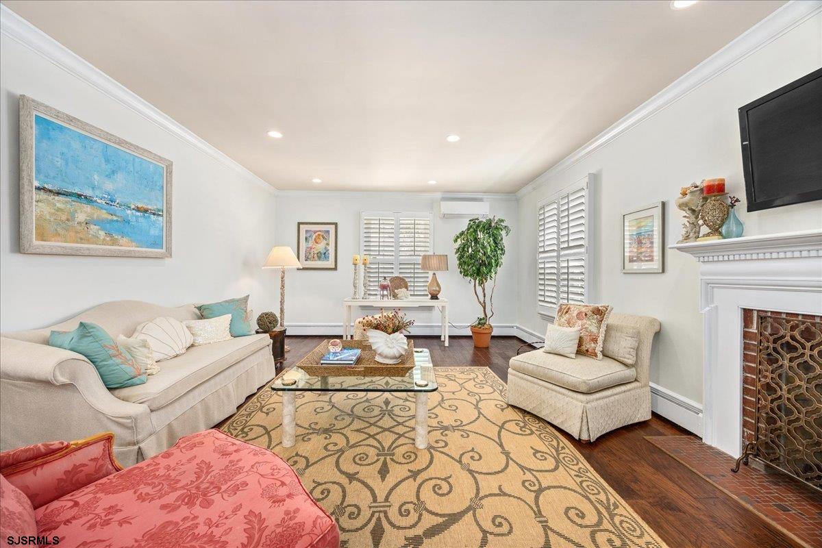 1 N Somerset Ave