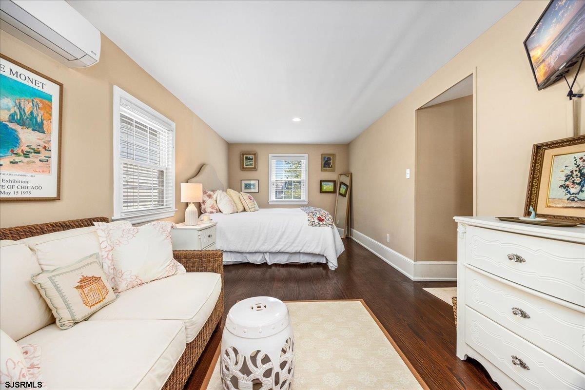 1 N Somerset Ave