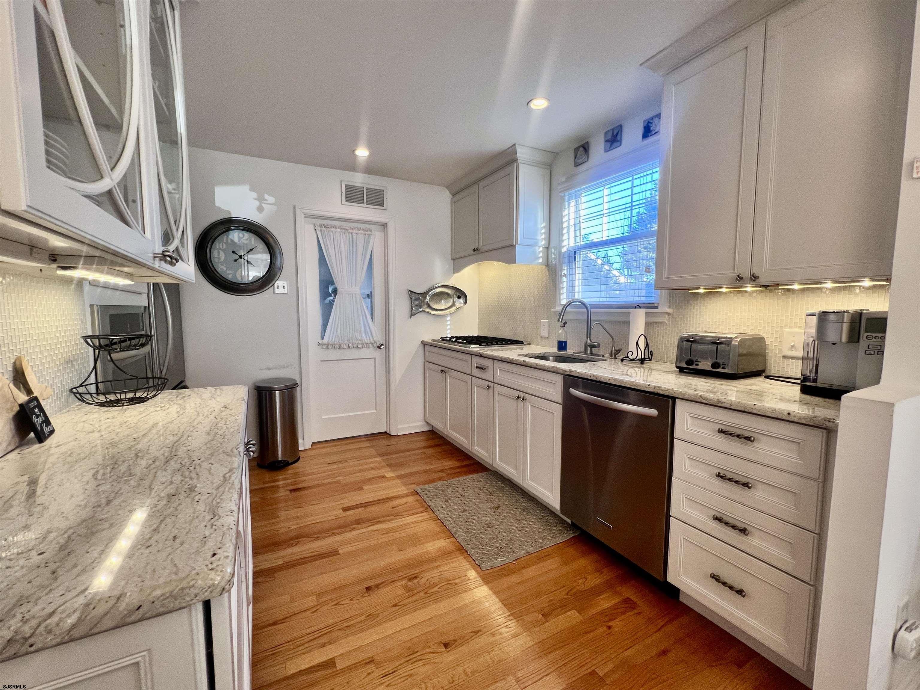 3 N Delavan Ave