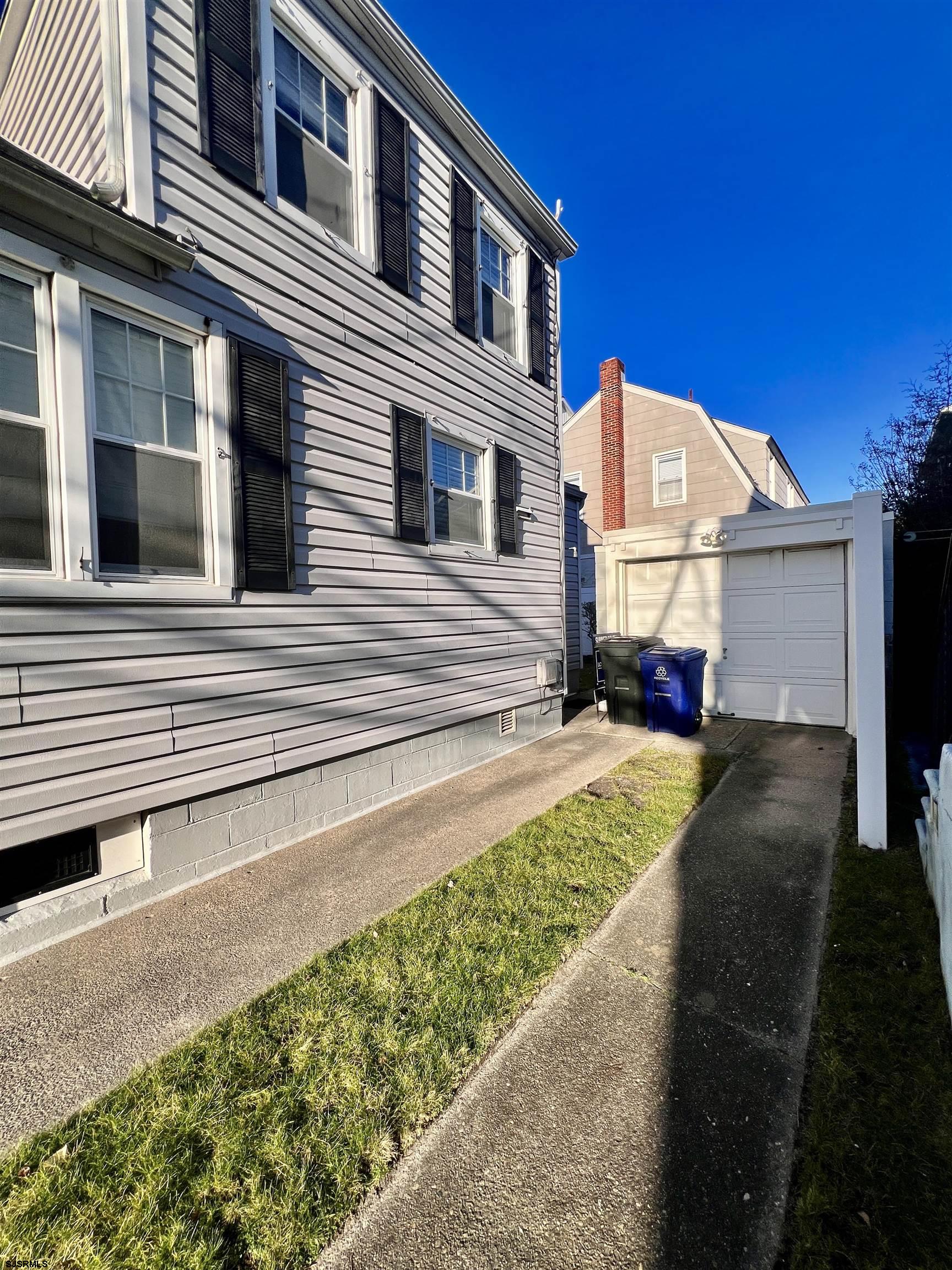 3 N Delavan Ave