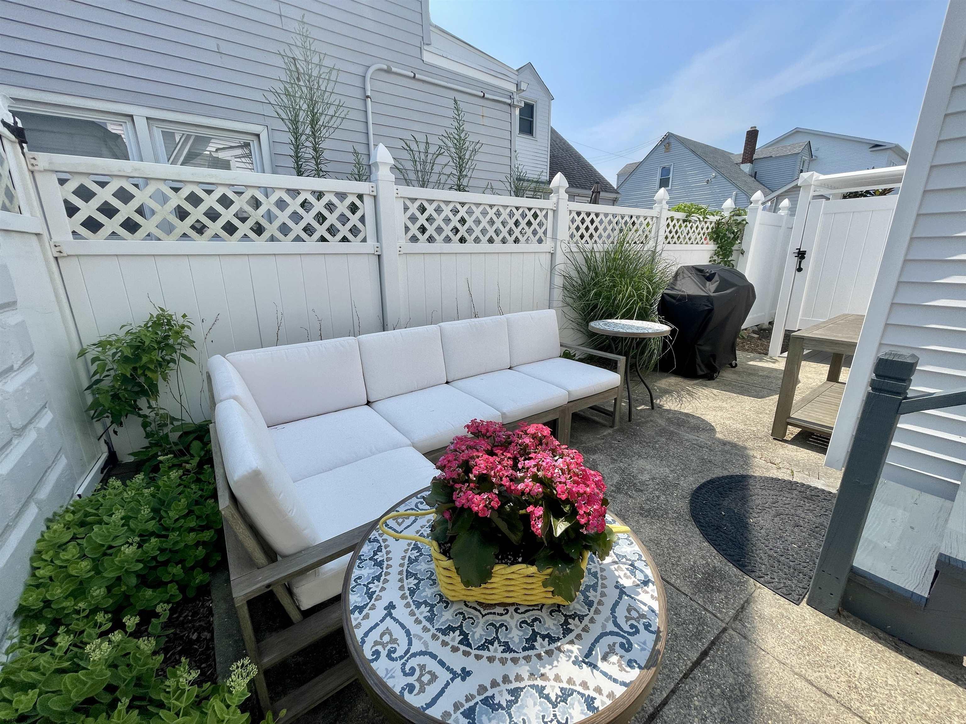 112 N Belmont Ave