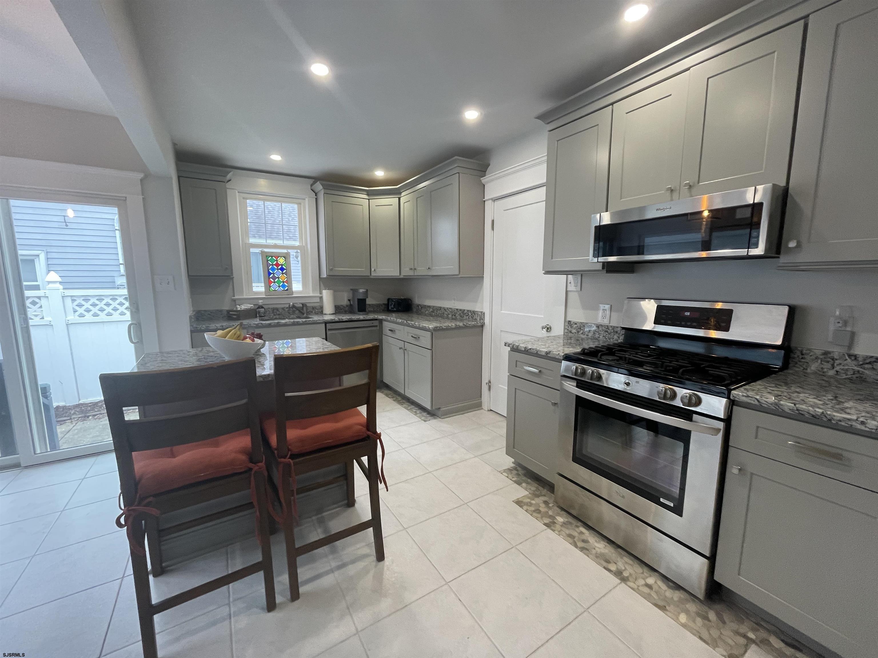 112 N Belmont Ave