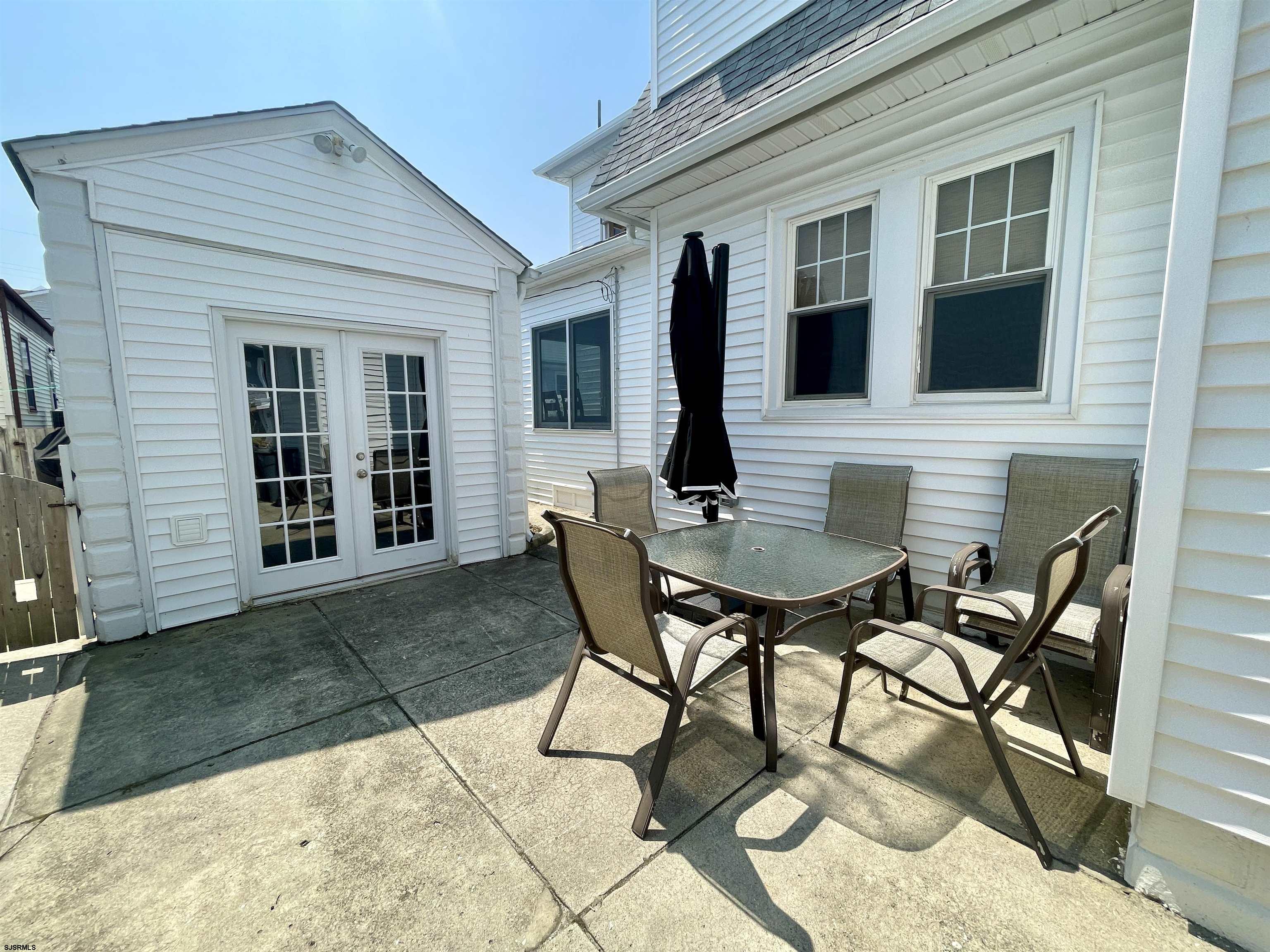 112 N Belmont Ave
