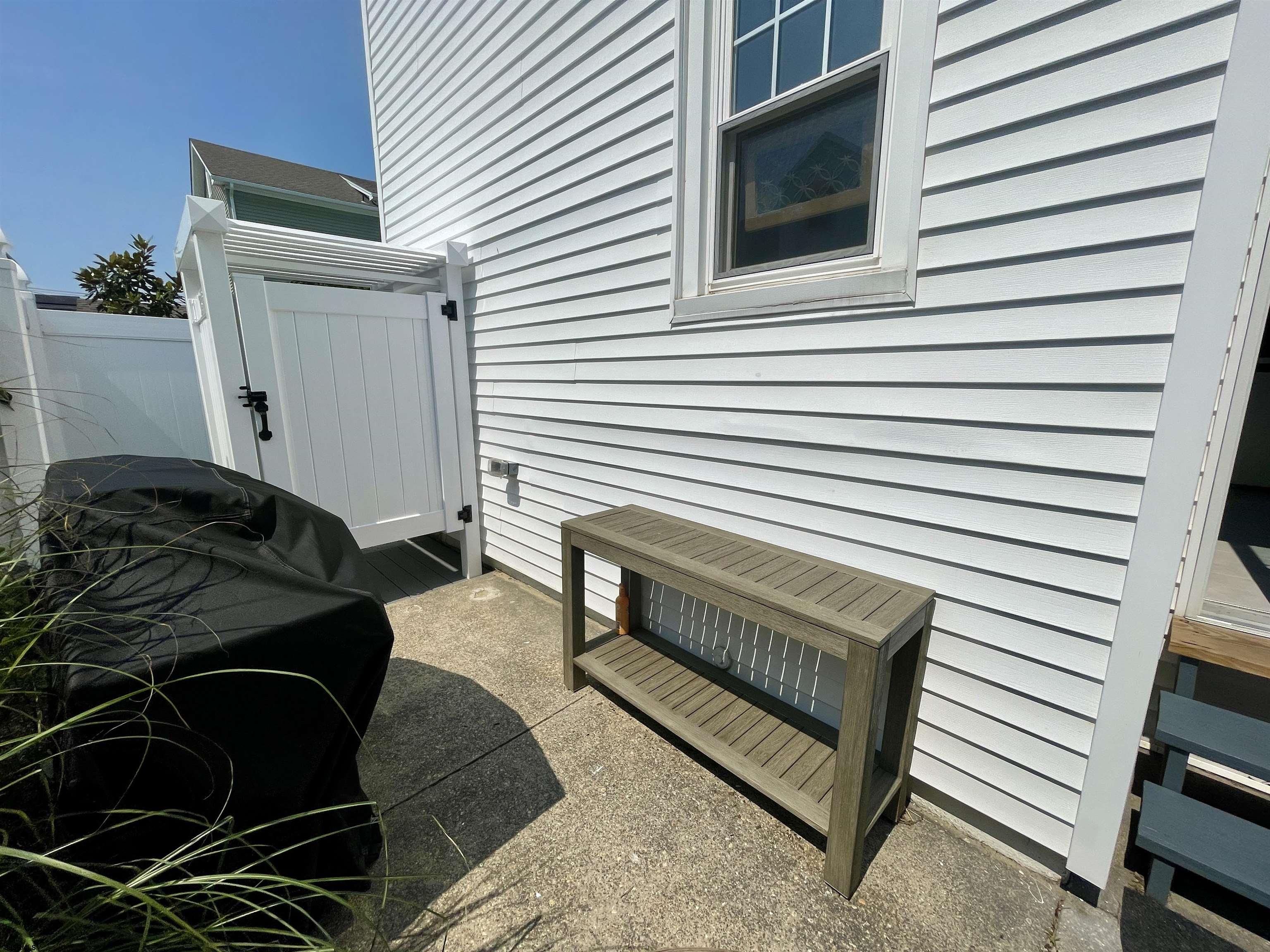 112 N Belmont Ave
