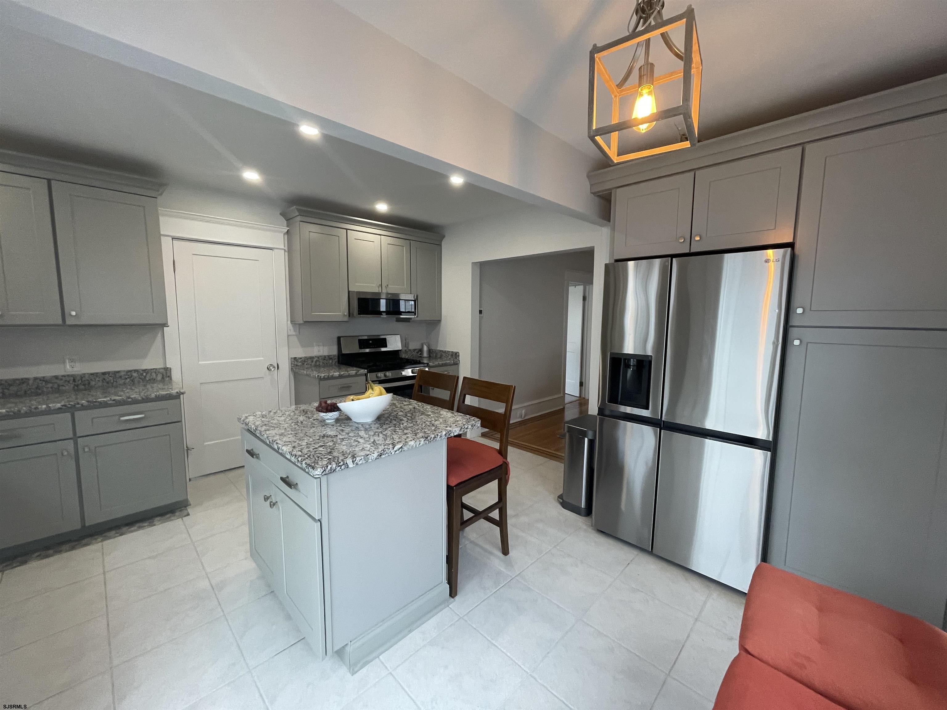 112 N Belmont Ave