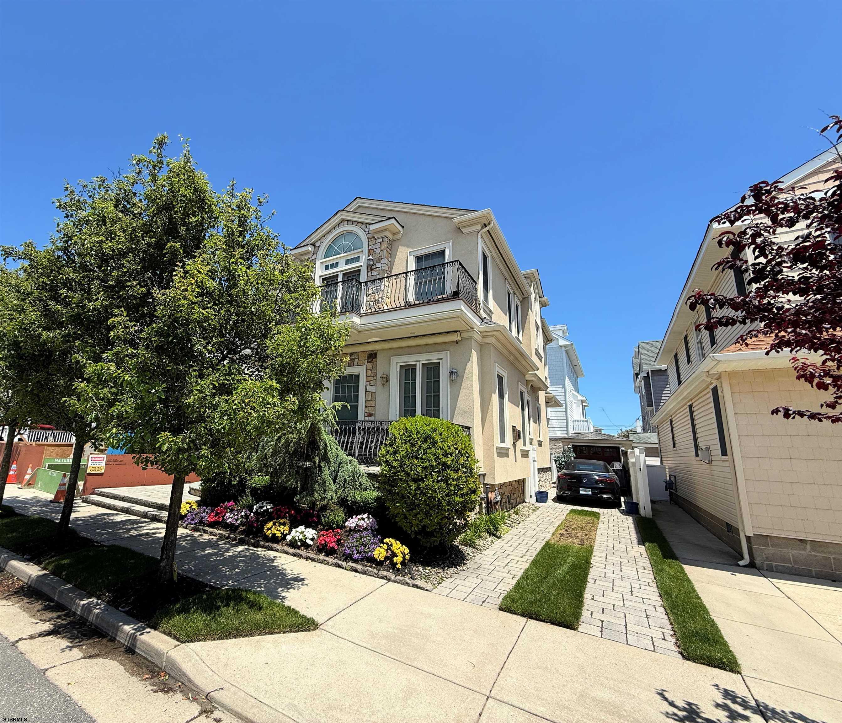 11 S Kenyon Ave