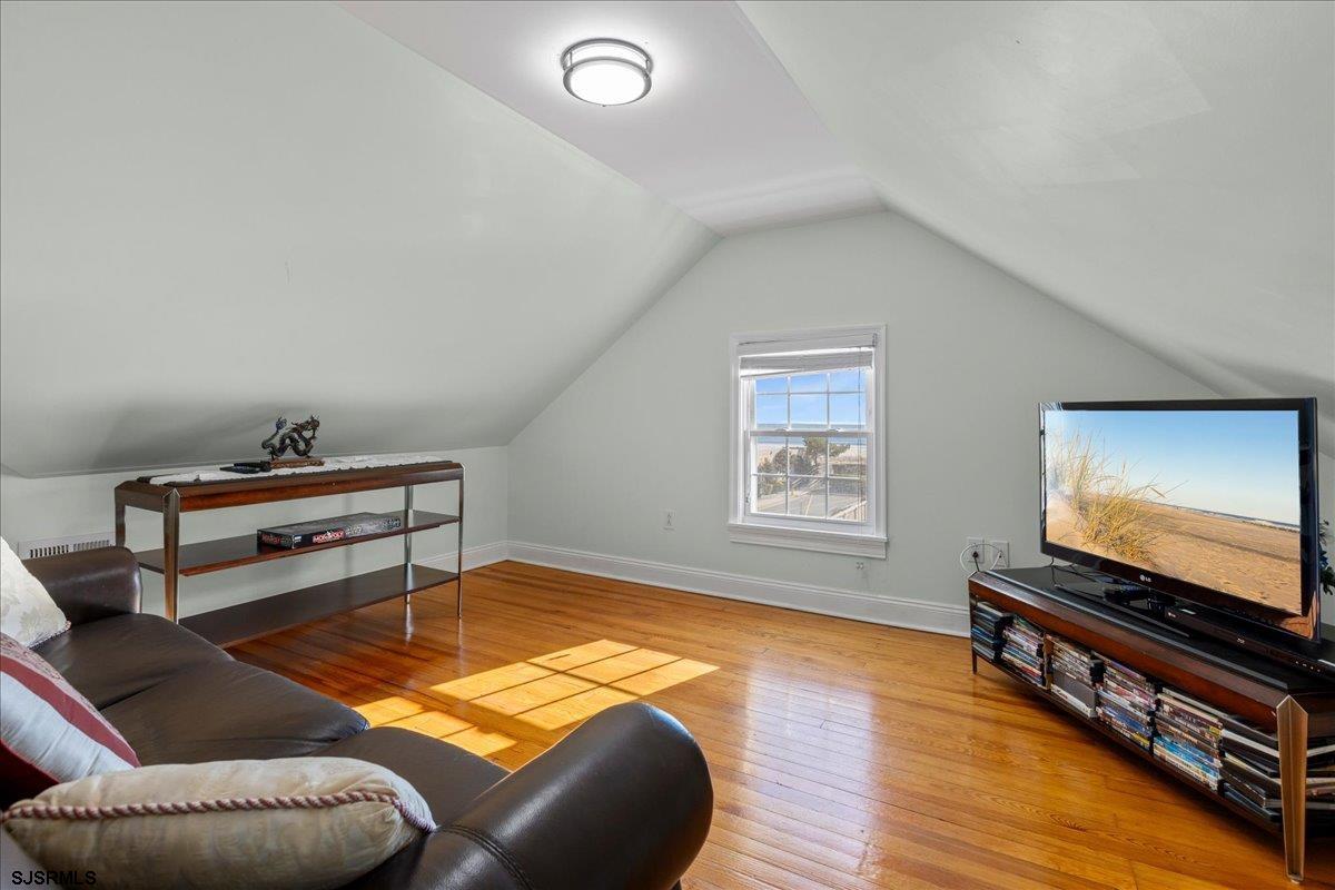 104 S Oakland Ave