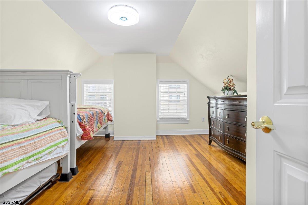104 S Oakland Ave