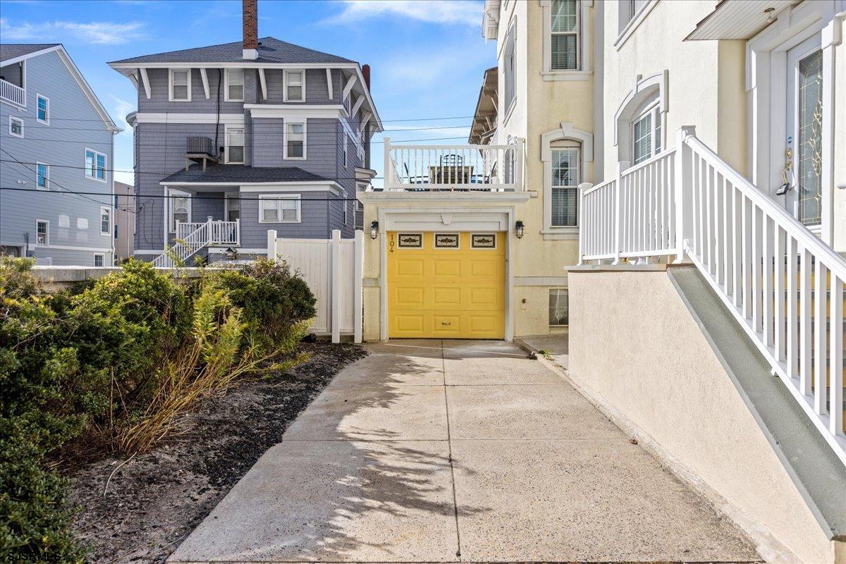 104 S Oakland Ave