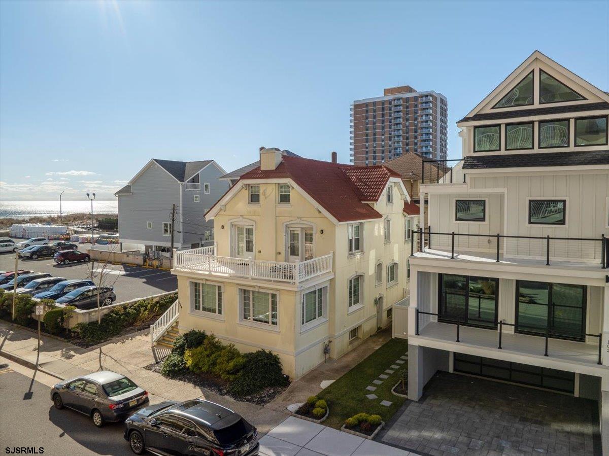104 S Oakland Ave