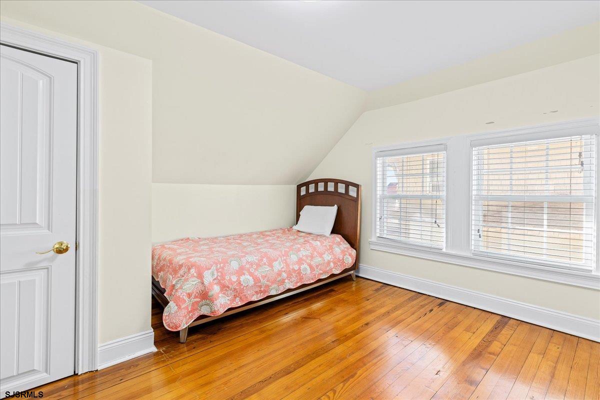 104 S Oakland Ave
