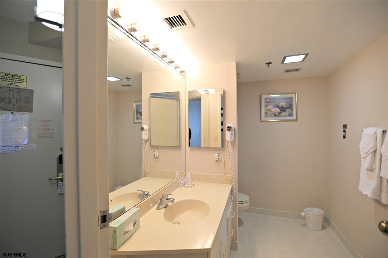 1515 Boardwalk 2406