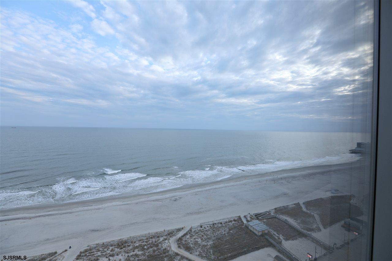 1515 Boardwalk 2406