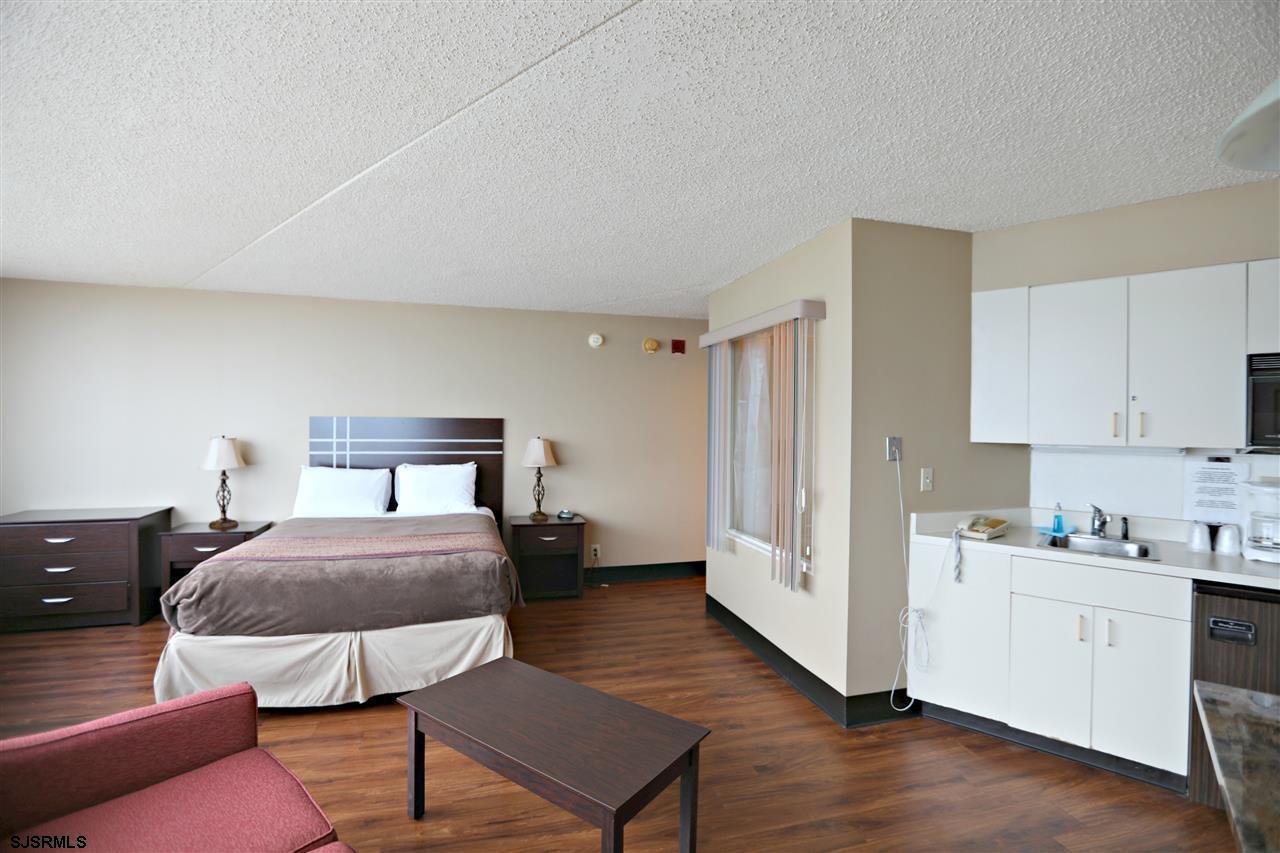 1515 Boardwalk 2406