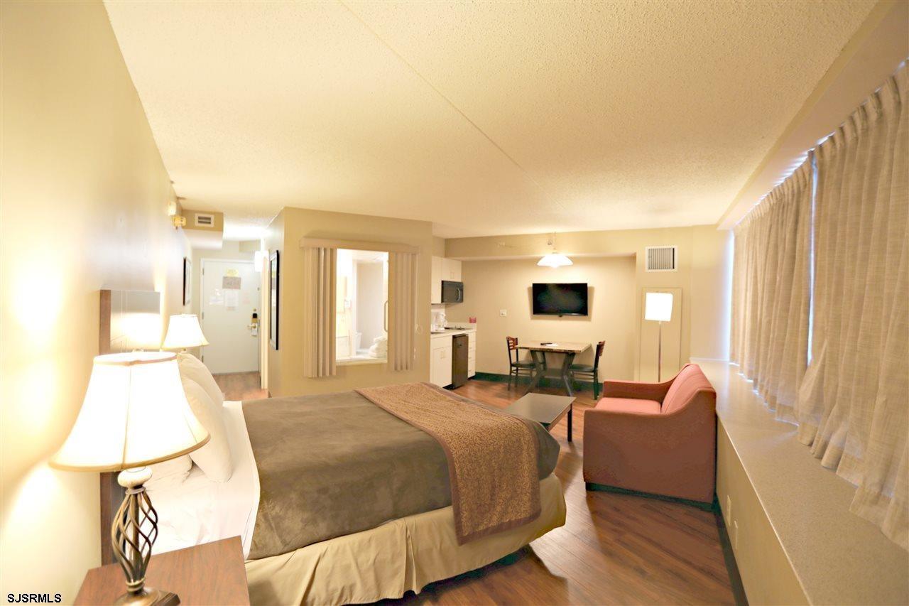 1515 Boardwalk 2406