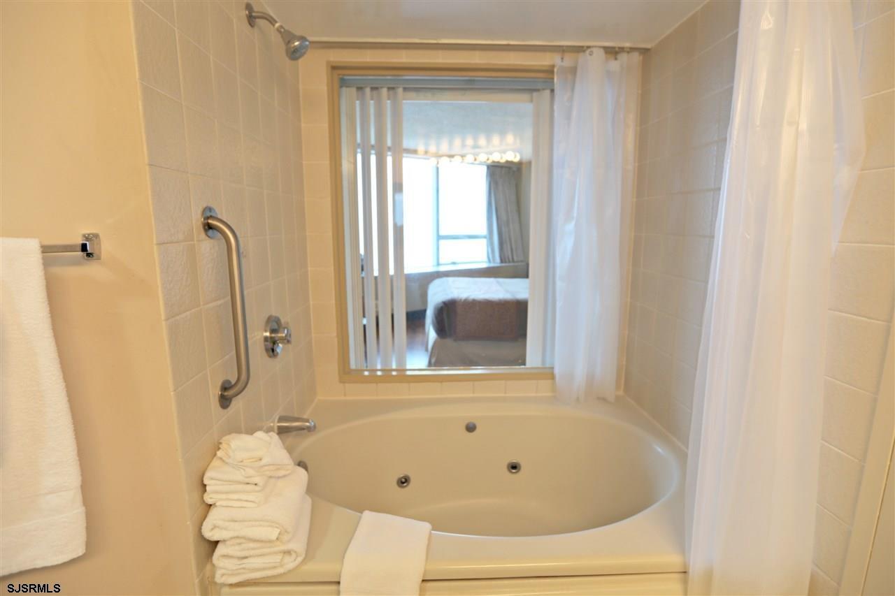 1515 Boardwalk 2406