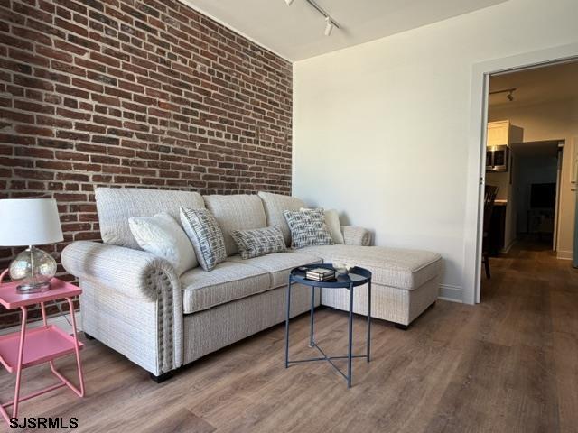 3 S Montpelier Ave