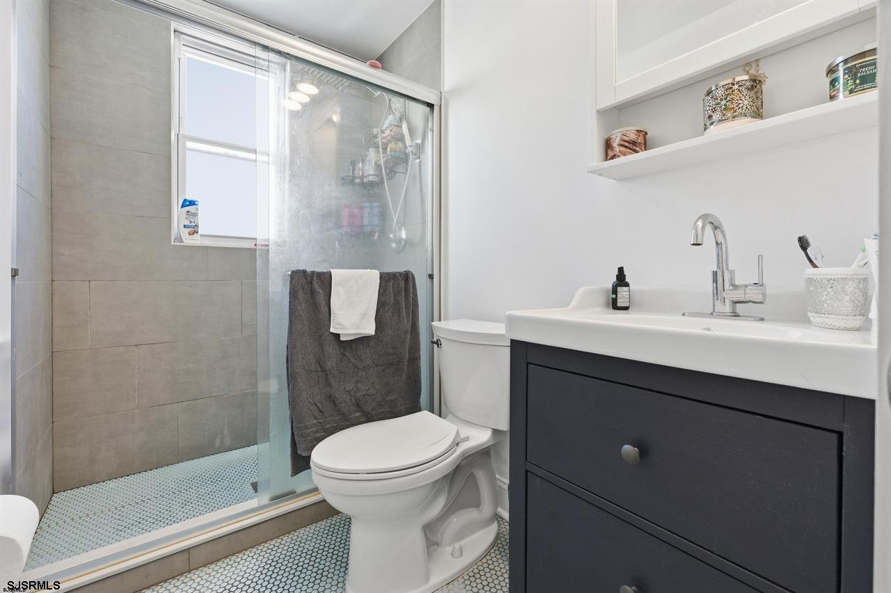 3 S montpelier Ave