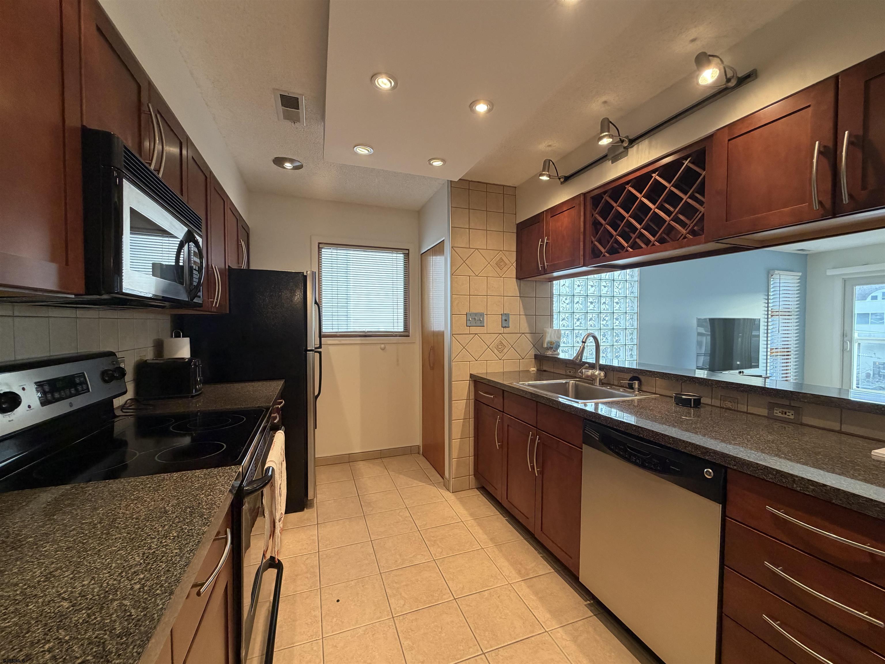 5 N New Haven Ave