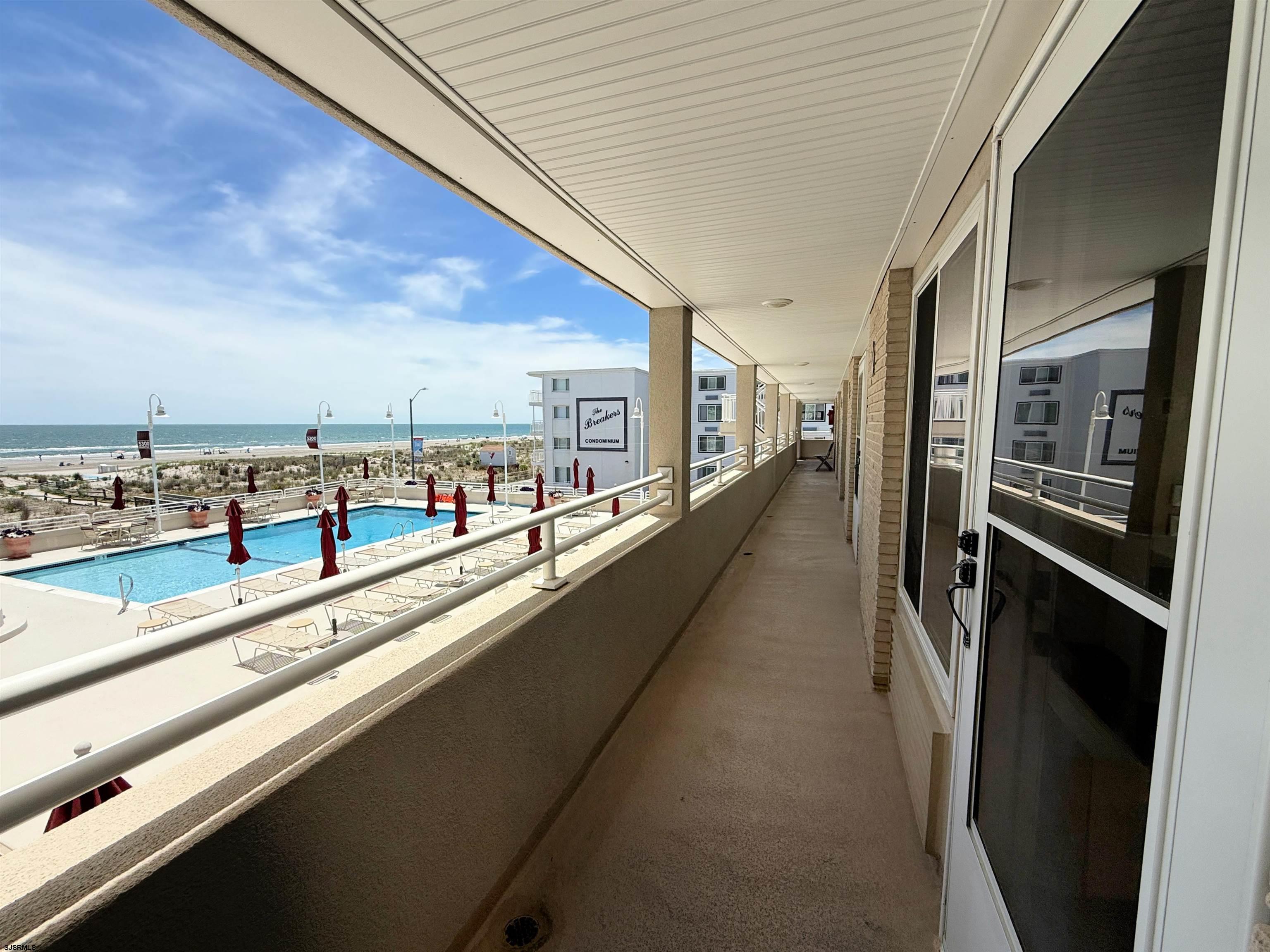 5300 Boardwalk Ave Unit: 220