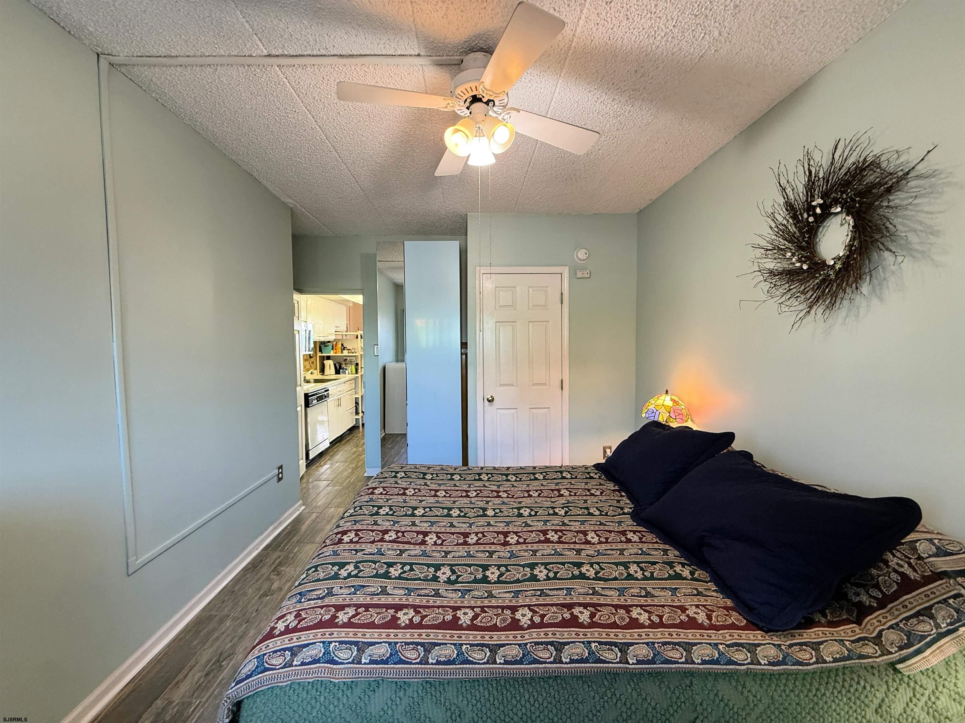 5300 Boardwalk Ave Unit: 220
