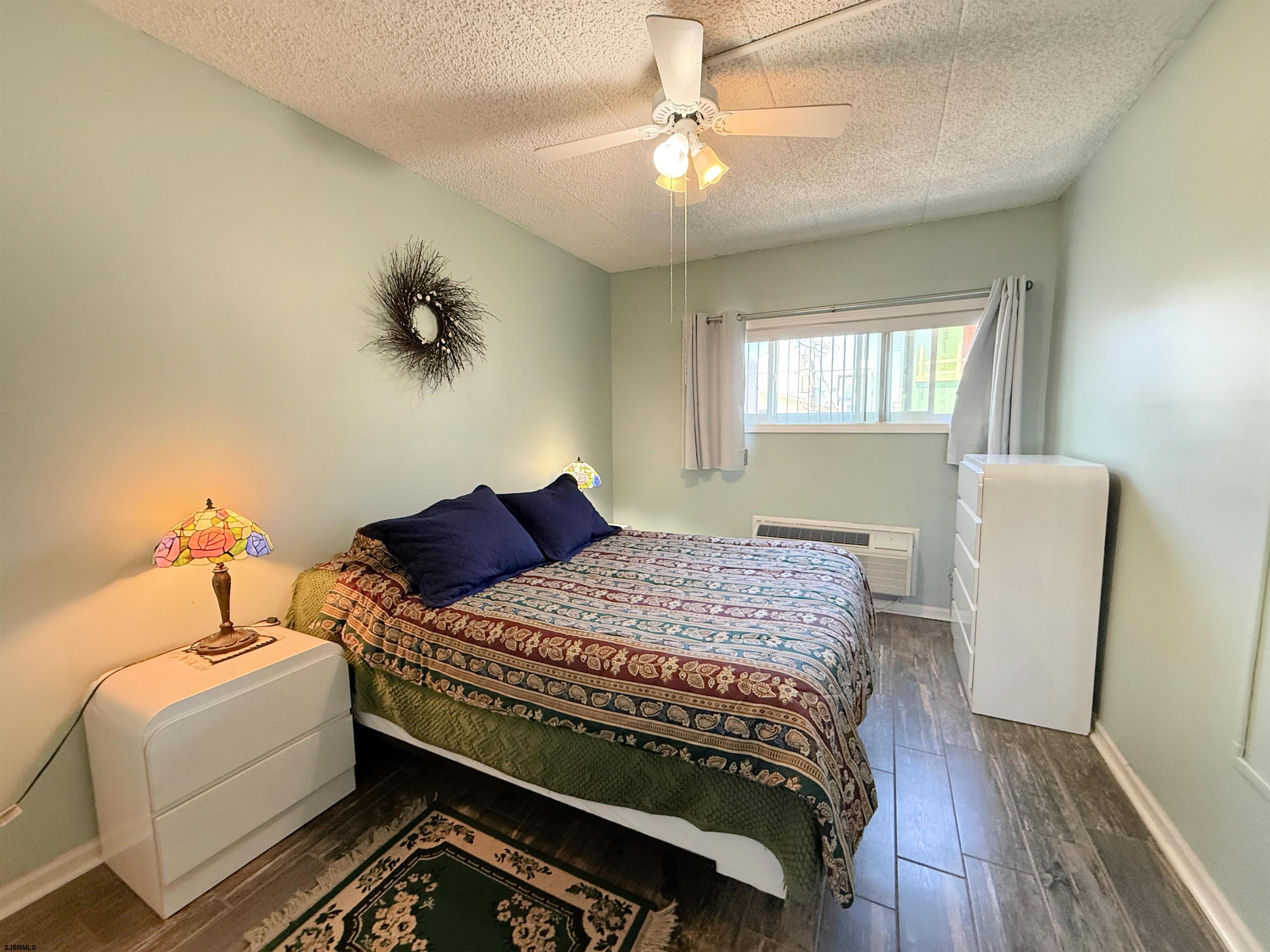 5300 Boardwalk Ave Unit: 220