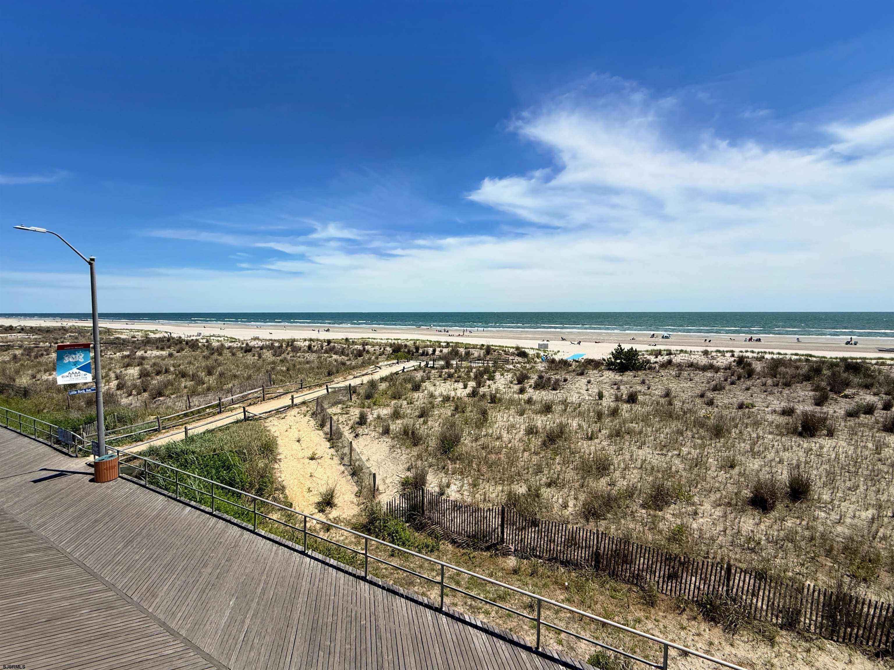 5300 Boardwalk Ave Unit: 220