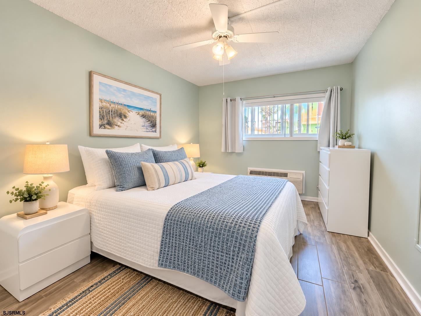 5300 Boardwalk Ave Unit: 220