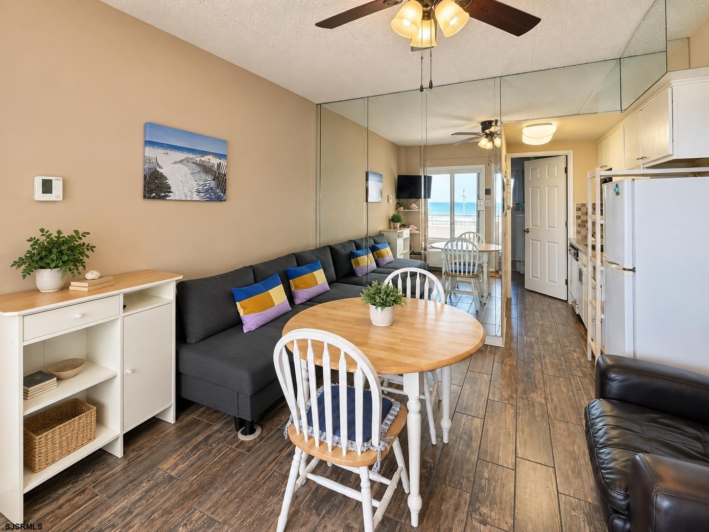 5300 Boardwalk Ave Unit: 220